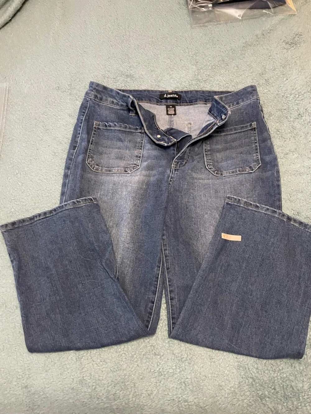 D. Jeans Women’s straight slightly wide Leg Jeans - Dark Blue Wash - Picture 2 of 4